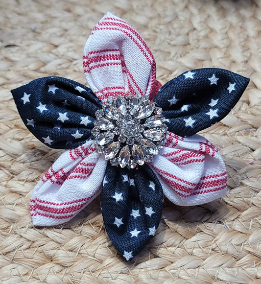 Vintage USA Collar Flower